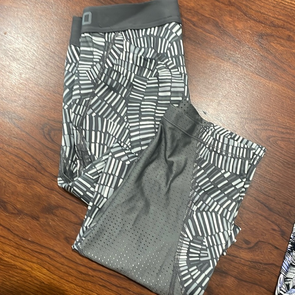 Women’s Nike small capri leggings